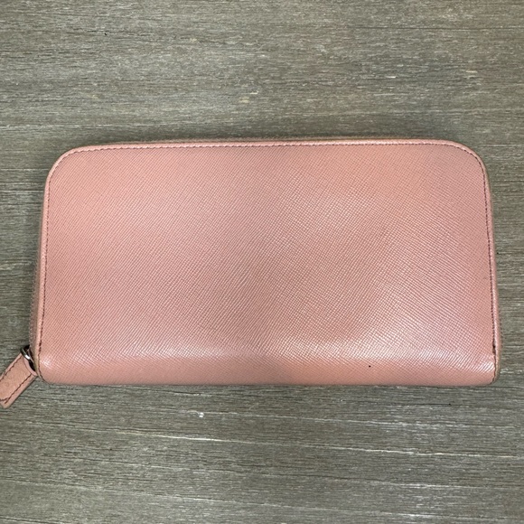 Prada Wallet - Picture 2 of 8